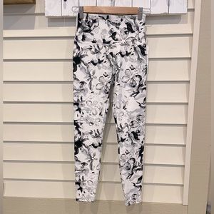 New - Balance Collection Leggings